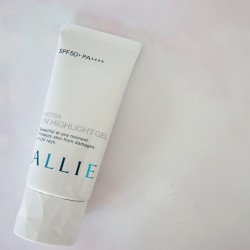 お肌のブツブツなかったことに！「白肌仕上げ」のUVジェルがまるで化粧下地！