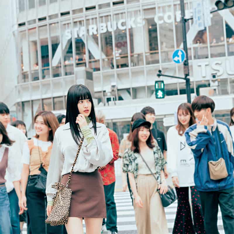 スタイルよく見えるビッグシャツ×ミニスカコーデ【韓国ECで買ったものだけで1カ月着回し】