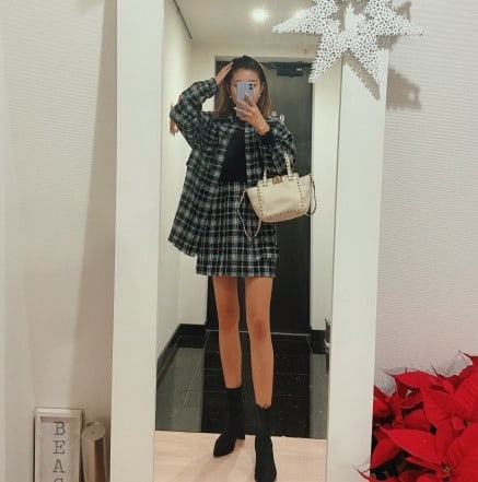 新品未使用　春夏向きZARAセットアップ　細身　COOL素材　ブラック　Ｍ相当 ZW COLLECTION アシンメトリータイ付きトップス - ブラック | ZARA