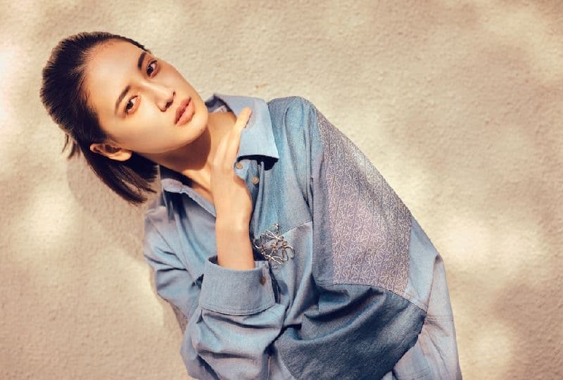 20代女子にオススメ! ロエベのアナグラムブローチで憧れブランド