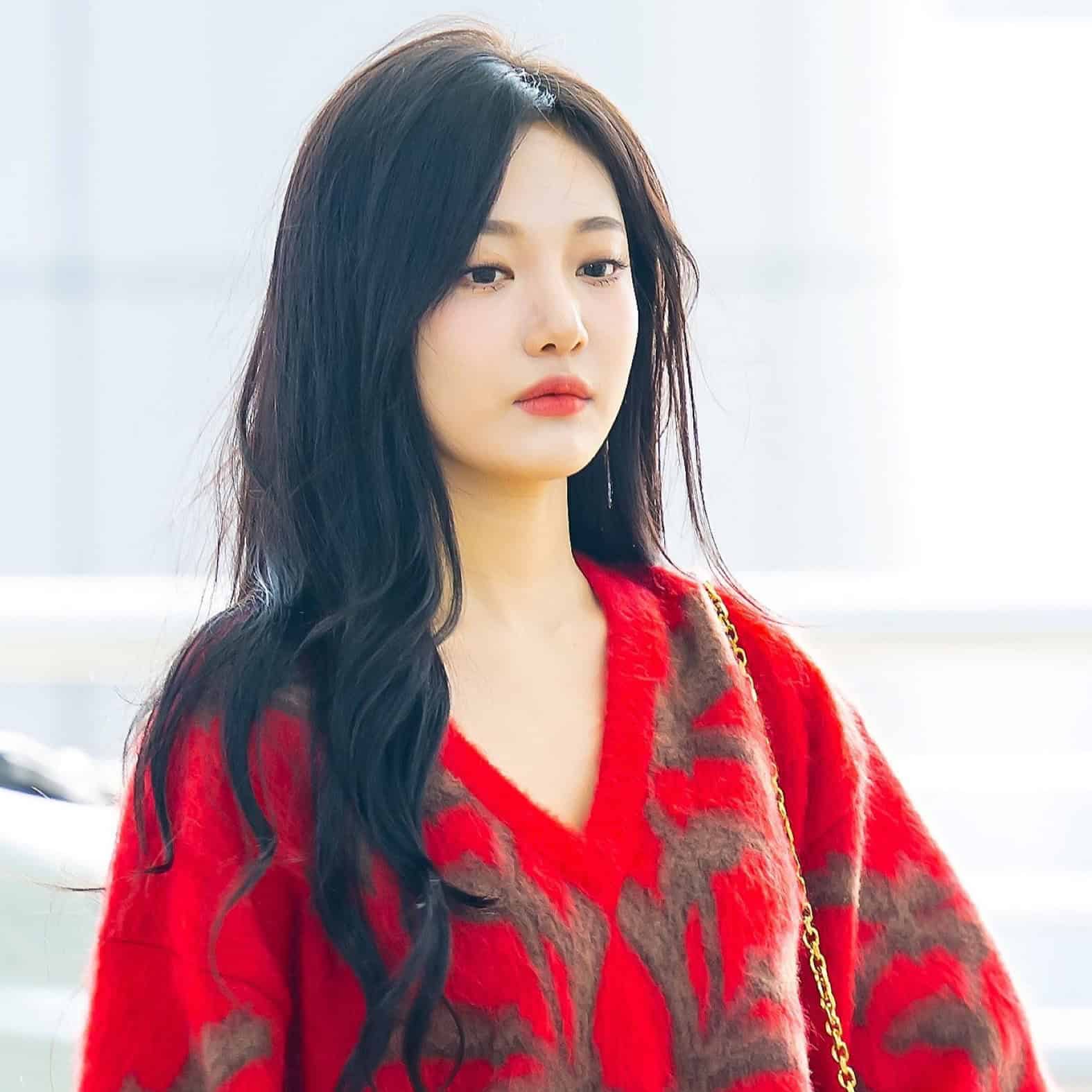 aespa ニンニン】今季注目カラーはパッション・レッド！ニットが可愛い