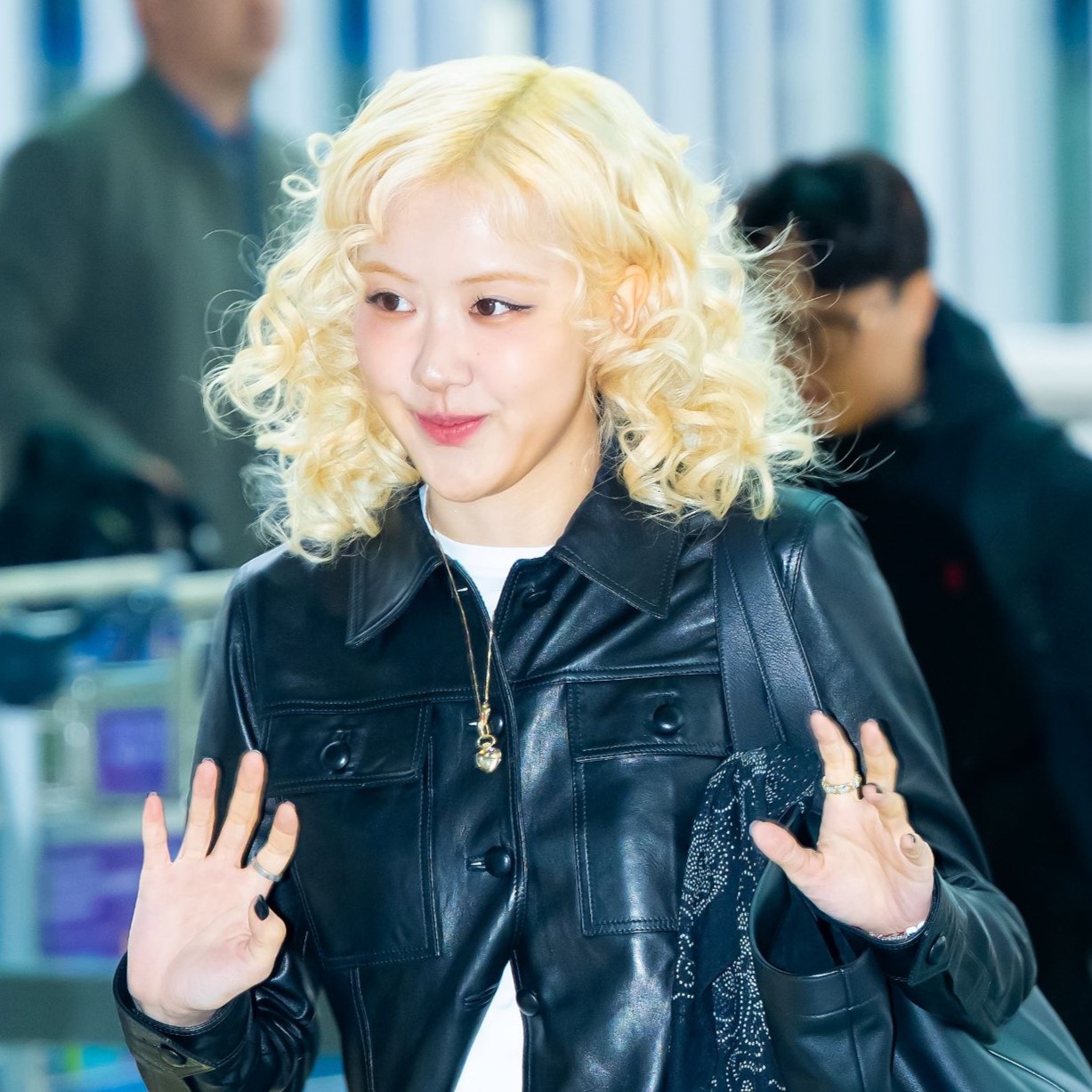 超美品 BLACKPINKデニムジャケット[BORN PINK JAPAN] M 超美品 BLACKPINKデニムジャケット[BORN PINK JAPAN] M BLACKPINKの