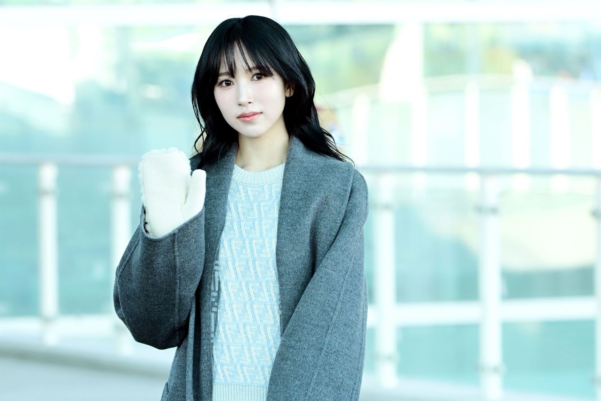 TWICE ミナ】“FFロゴ”のリンクが可愛い♡全身フェンディのワントーンコーデ