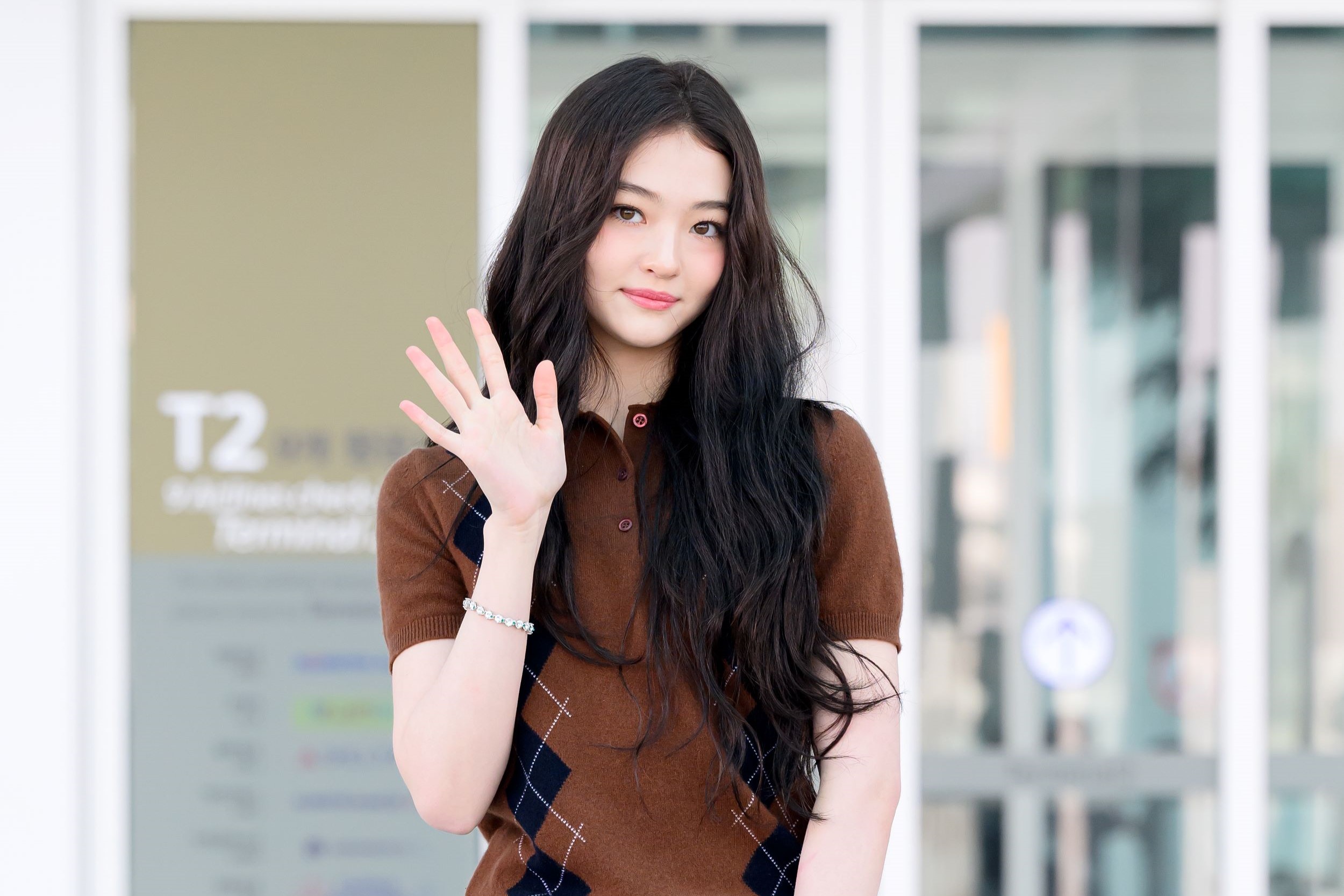 MEOVV エラ　ELLA everline 個別サイン会 2枚セット][6/3 1:1 SIGN EVENT] MEOVV (미야오) - 1st EP ALBUM