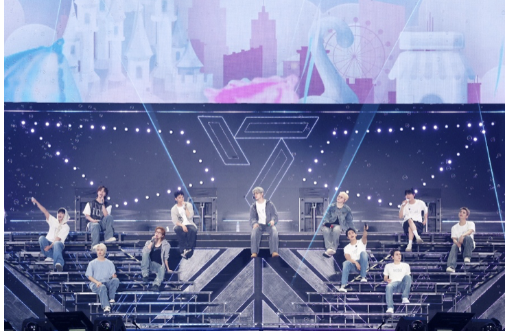 SEVENTEEN 学ラン姿で駄菓子を頬張る”もぐもぐタイム”も！ライブから