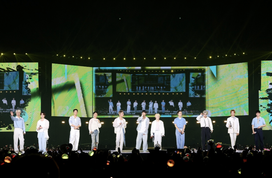 SEVENTEEN 学ラン姿で駄菓子を頬張る”もぐもぐタイム”も！ライブから