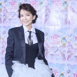 【TGC teen ×JJ50周年コラボステージ】歴代JJモデル・賀来千香子が登場「ファッションの楽しさ、キラキラ輝くことの大切さを伝えてほしい」
