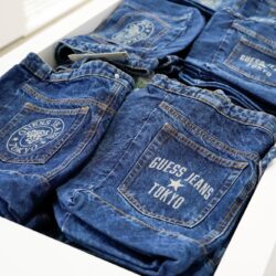 GUESS JEANSの40年の歴史を辿る「THE NEXT 40 YEARS OF DENIM」は見どころ満載！