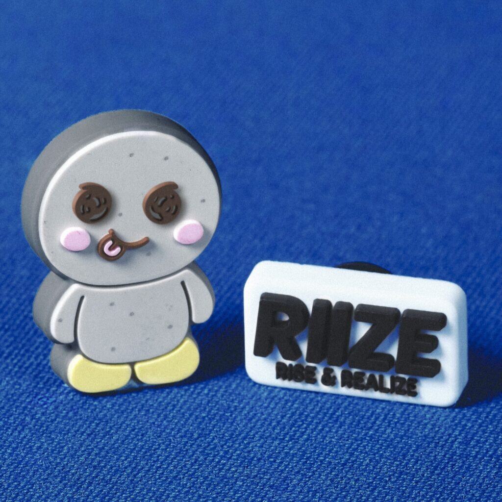 crocs／クロックス】「RIIZE」とのコラボ ジビッツ™が発売♡ サイン