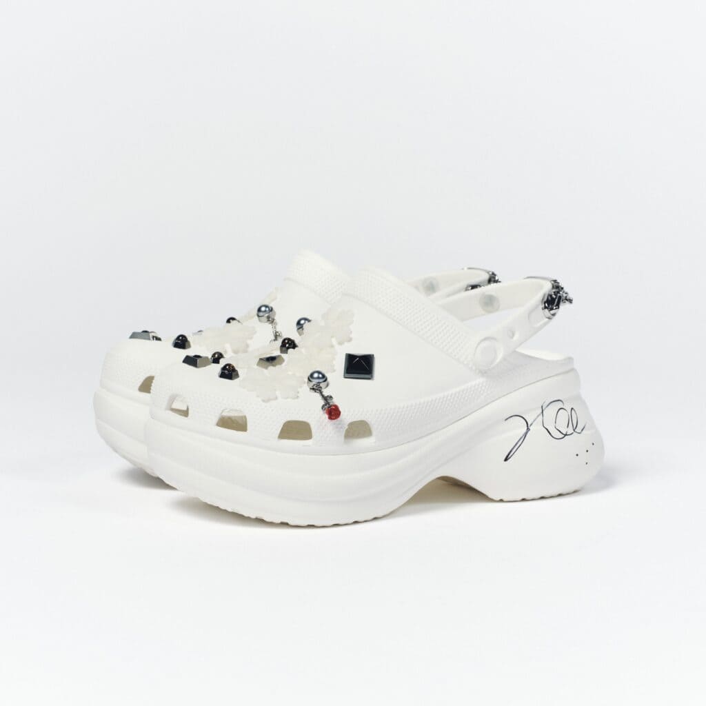crocs／クロックス】「RIIZE」とのコラボ ジビッツ™が発売♡ サイン