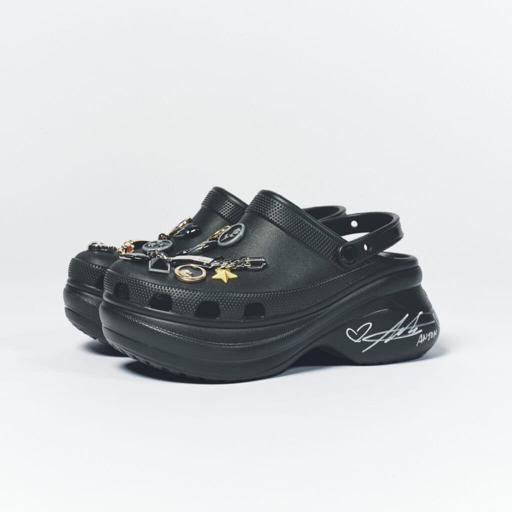 crocs／クロックス】「RIIZE」とのコラボ ジビッツ™が発売♡ サイン