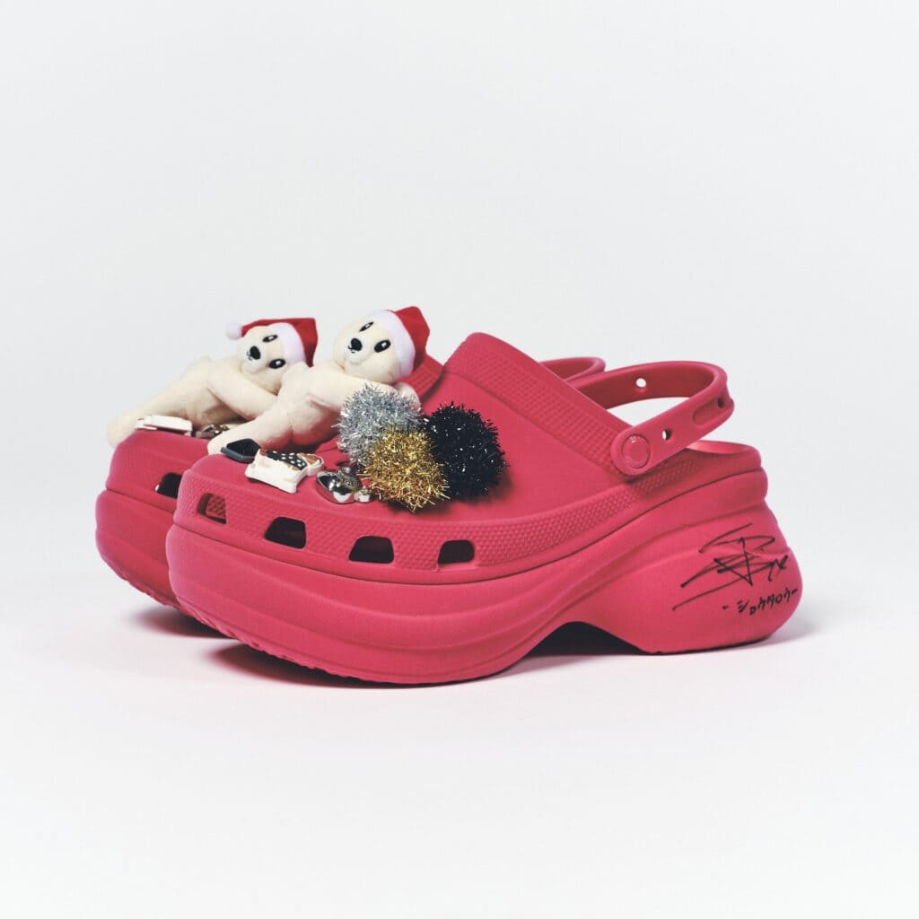 crocs／クロックス】「RIIZE」とのコラボ ジビッツ™が発売♡ サイン