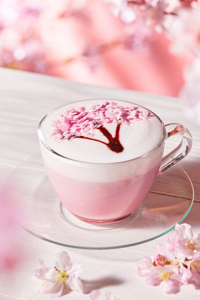 スタバ新作】桜＆白桃の春コラボ！ フラペチーノ、ラテ、ソーダの3種類