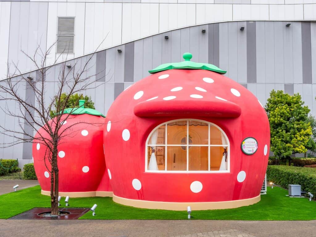サンリオファン懐かしの空間が登場！「いちごのお家」が東京・お台場に
