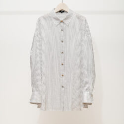 教えて！ ［春の新作］コーディネート♡／PLSTの場合⑤シアーメタルボタンシャツ