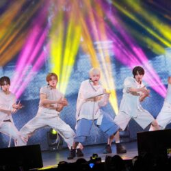【TOMORROW X TOGETHER】夏祭りをイメージしたゲームコーナーも！ 日本5thシングル『セツナハナビ (Setsuna Hanabi)』リリース記念プレミアムライブ詳細レポ